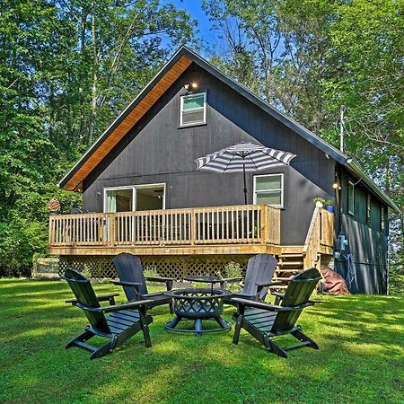 Modern East Stroudsburg Home With Deck And Gas Grill! エクステリア 写真