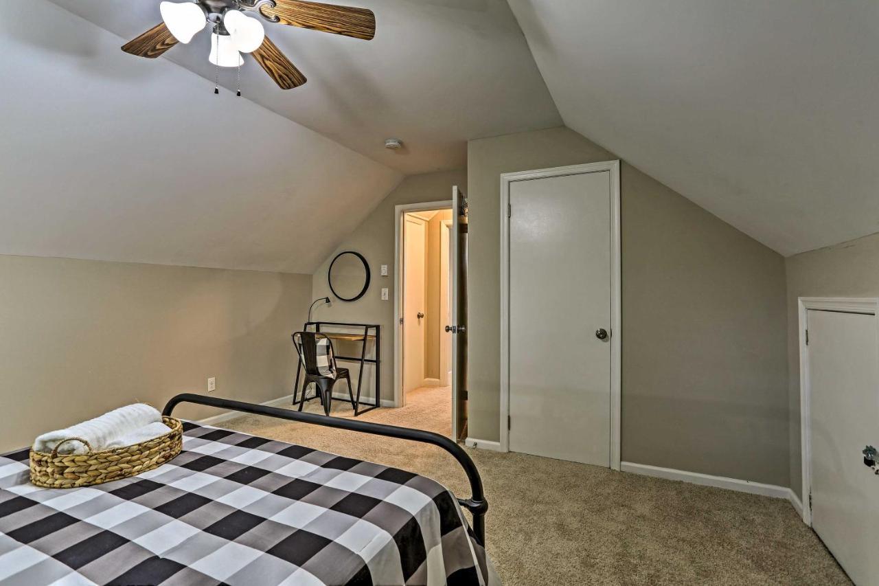 Modern East Stroudsburg Home With Deck And Gas Grill! エクステリア 写真
